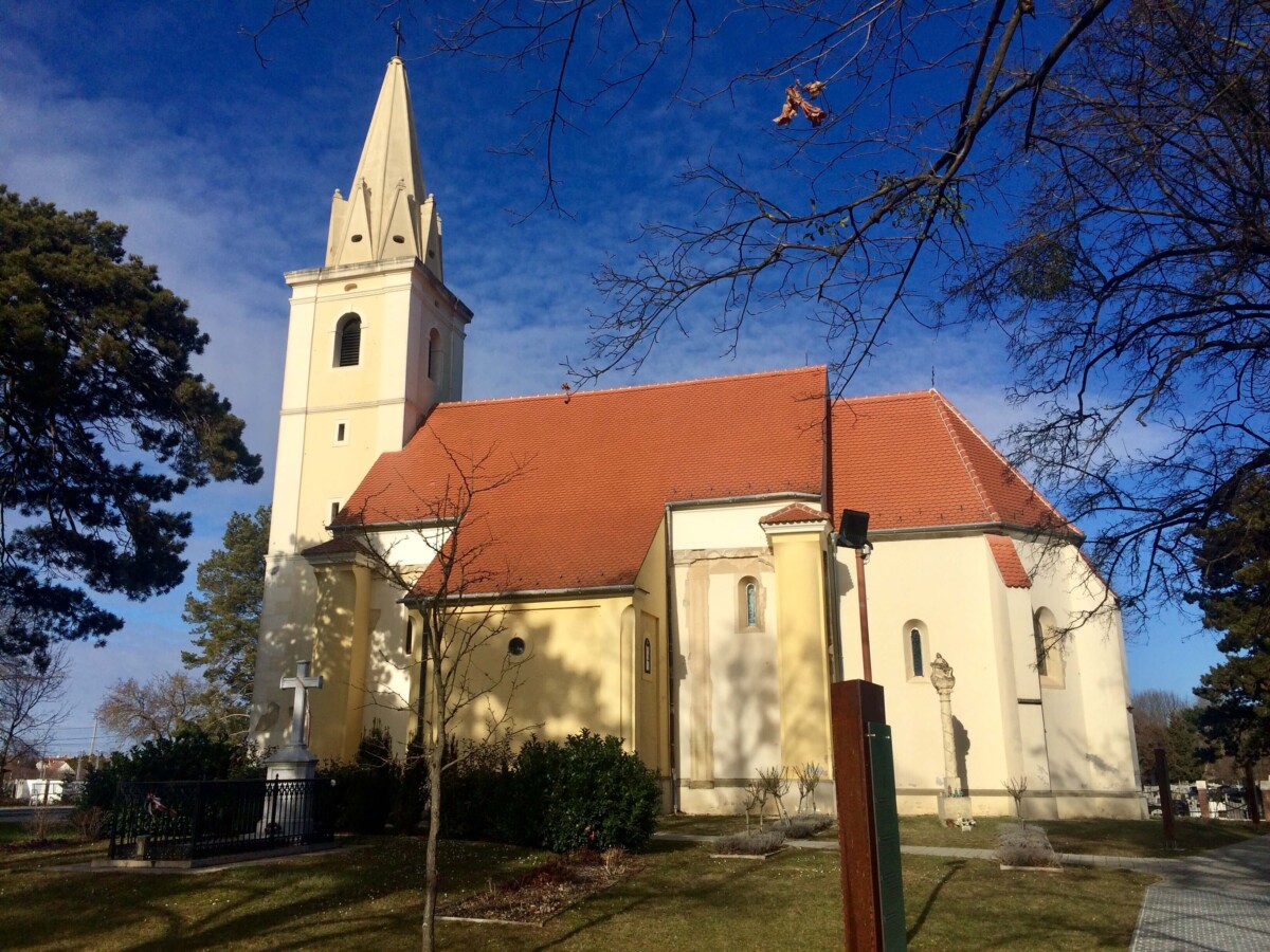 Kostel svatého Klementa Bukfurdo